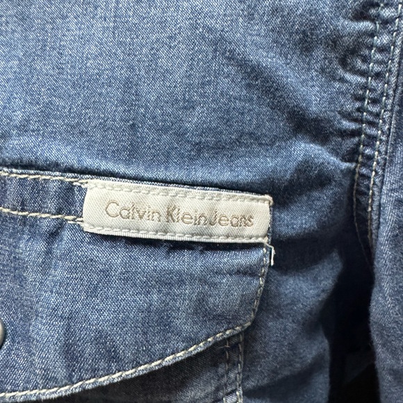 Calvin Klein Men's Casual Blue Button Down Shirt - Picture 2 of 4